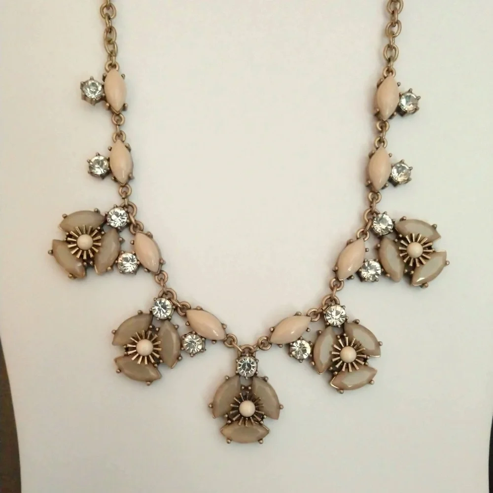 Flower and crystal necklace